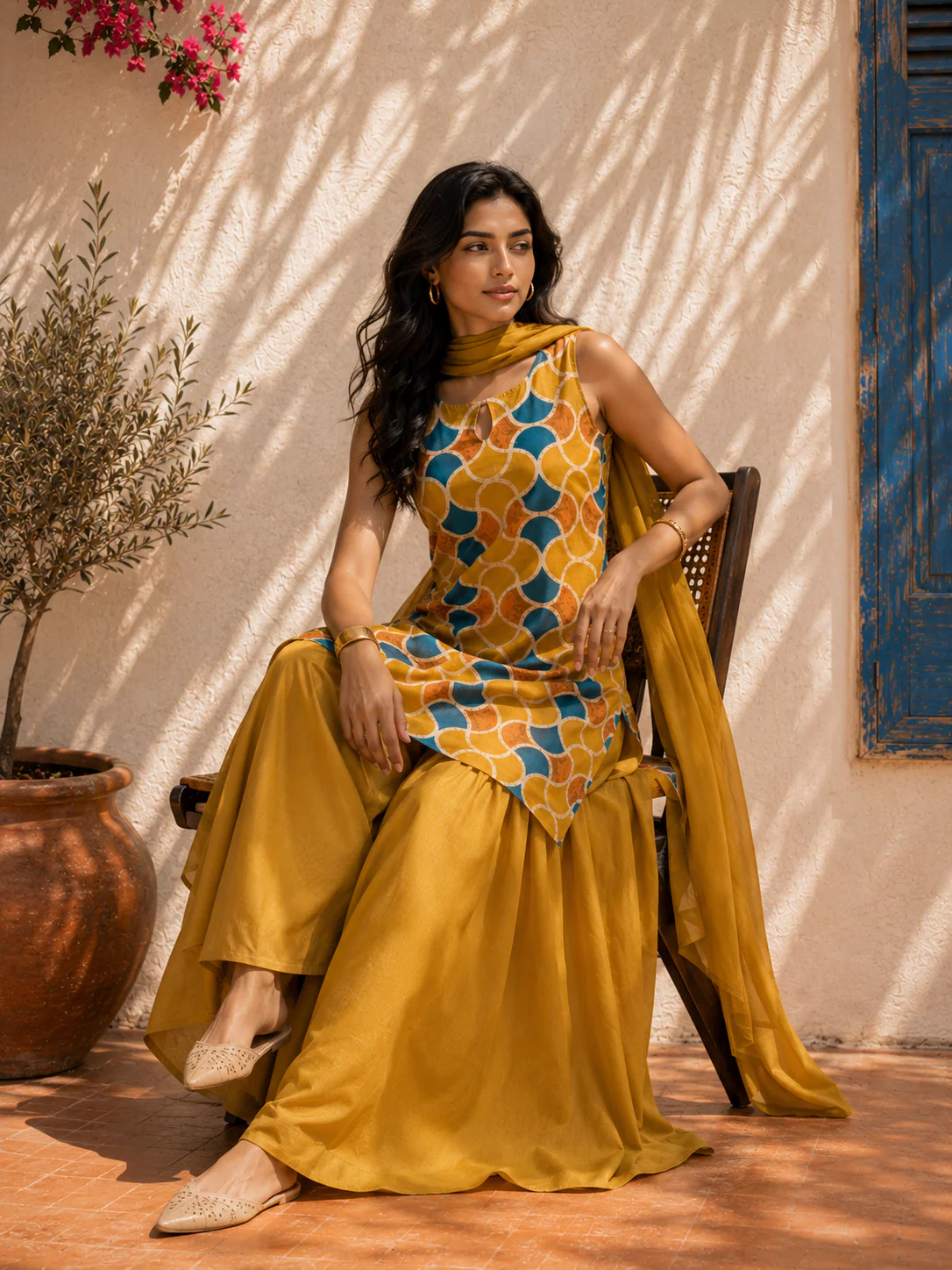 Aahista Amber Farshi Set with Dupatta - Image 4