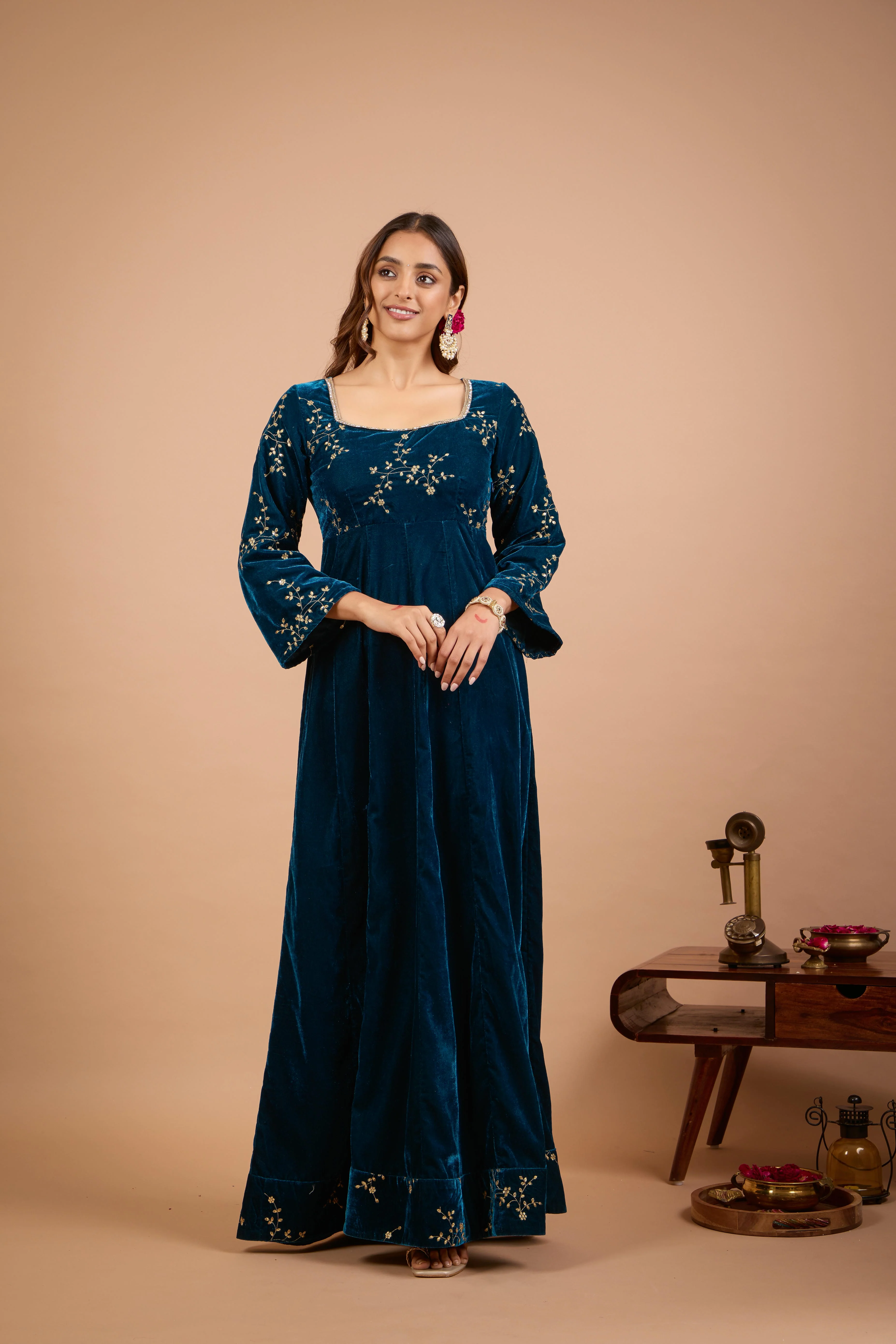 Alaya Jugni Bahamas Glow Velvet Anarkali Set - Image 5