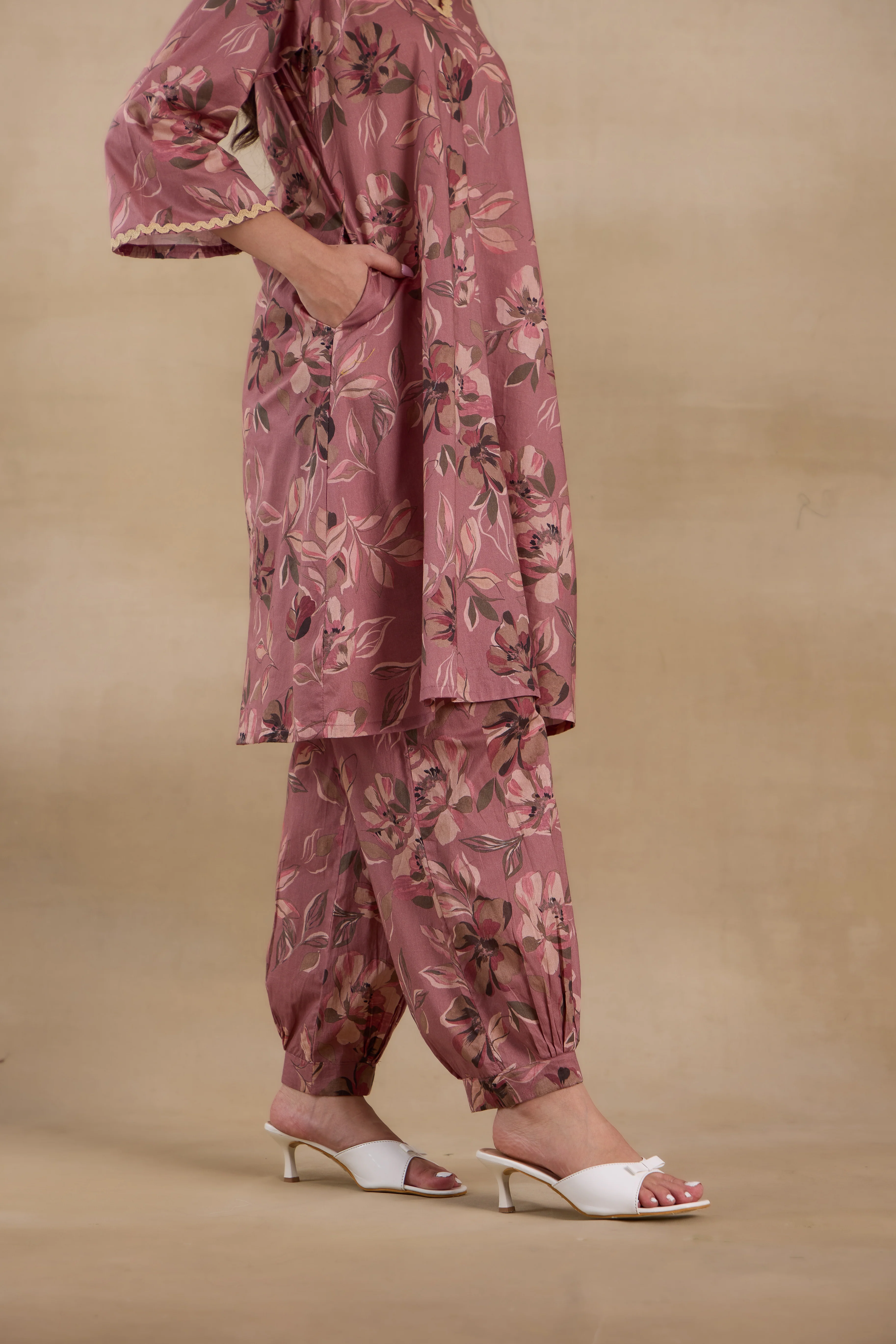 Alaya Premium Cotton Pink Floral Kurta Set - Image 5