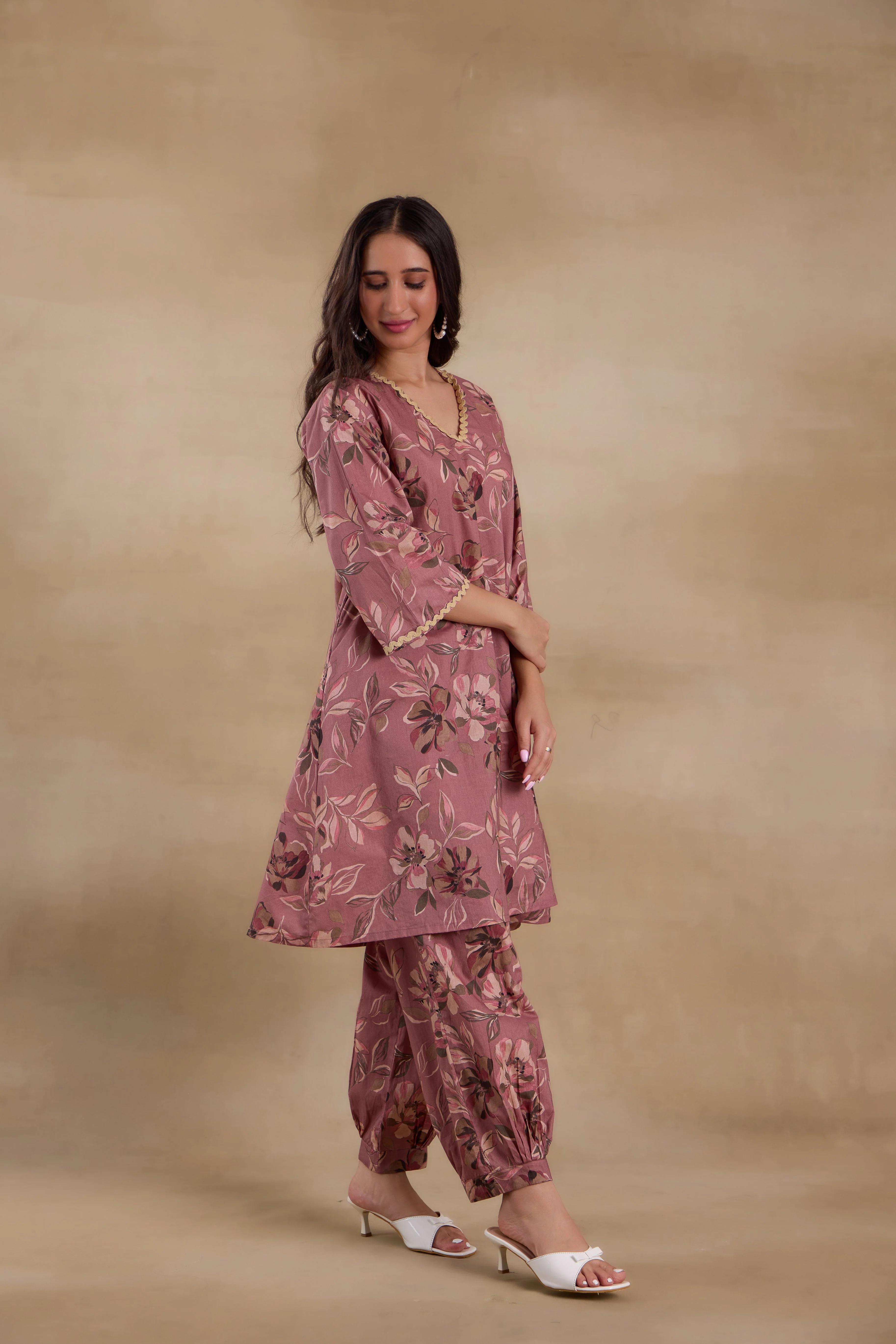 Alaya Premium Cotton Pink Floral Kurta Set - Image 6