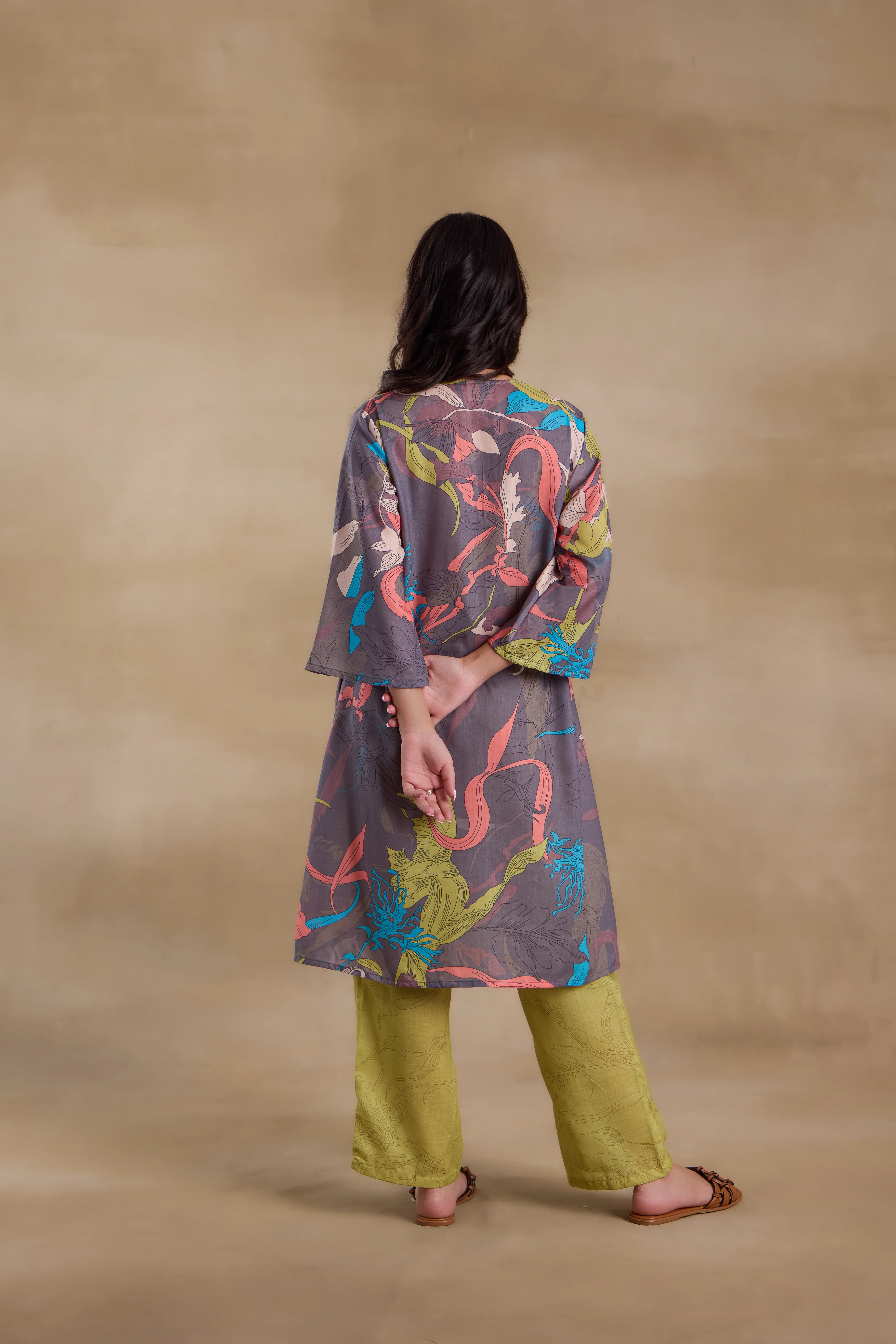 Alaya Pure Cotton Green Abstract Floral Kurta Set - Image 3