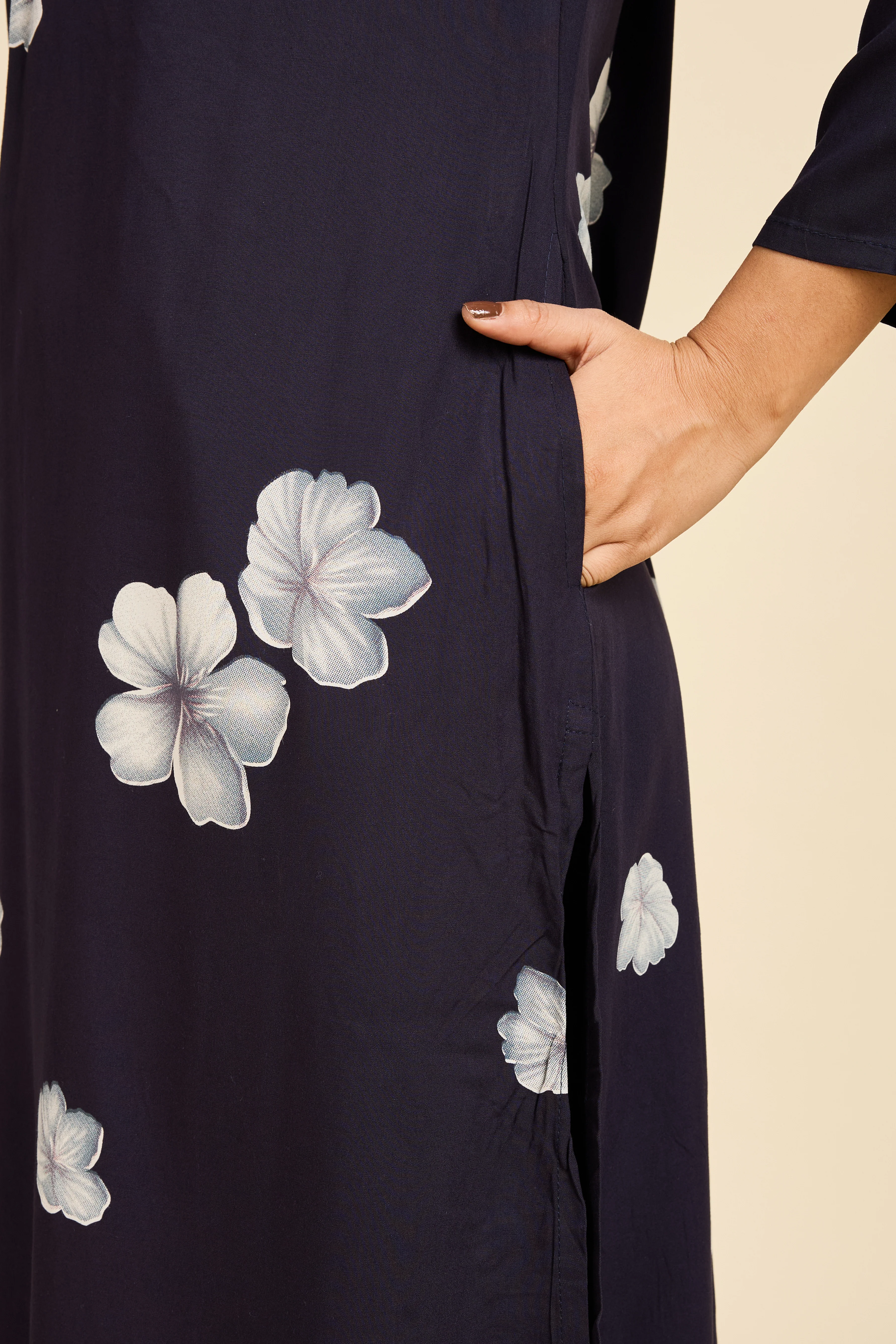 Alaya Select Midnight Pakistani Kurta Set - Image 7