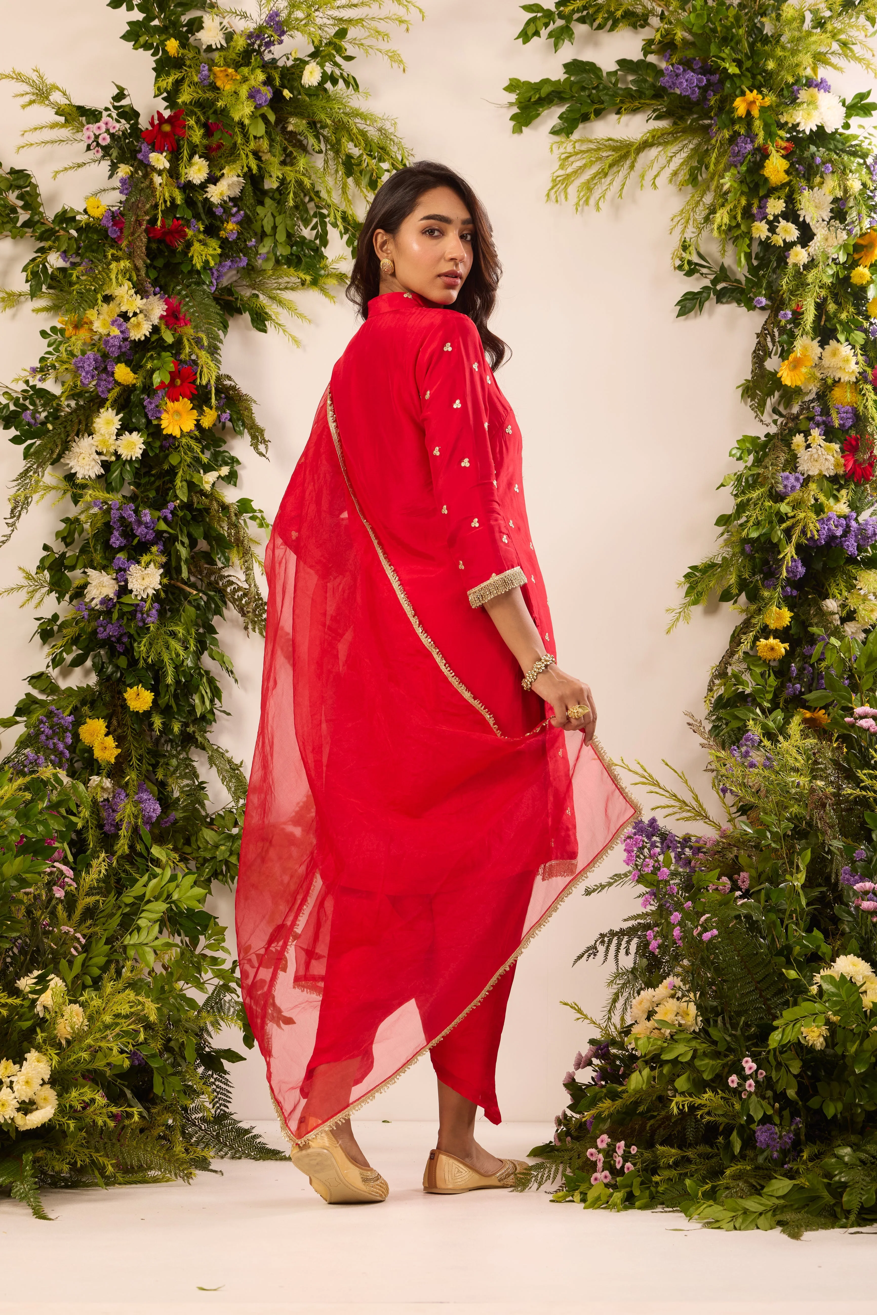 Mastaani Classic Red Kurta Set - Image 3